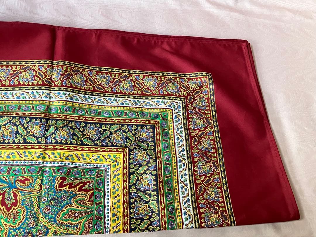 フランス　beauville ボーヴィレのテーブルクロス（145✕145）