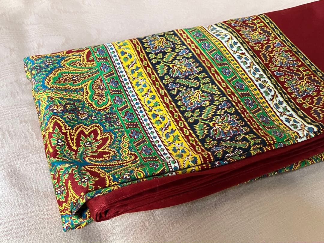 フランス　beauville ボーヴィレのテーブルクロス（145✕145）