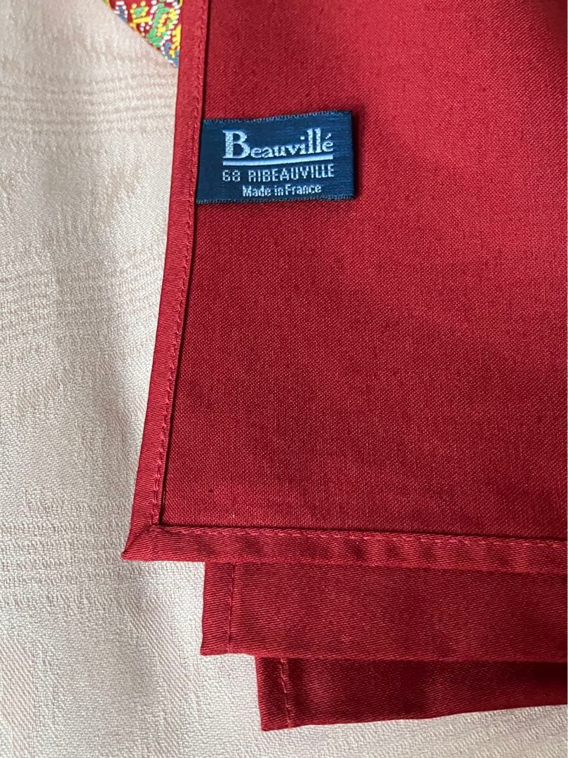 フランス　beauville ボーヴィレのテーブルクロス（145✕145）