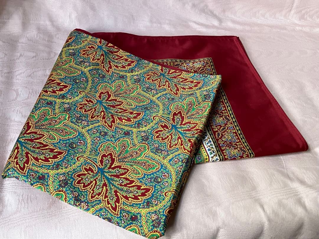 フランス　beauville ボーヴィレのテーブルクロス（145✕145）