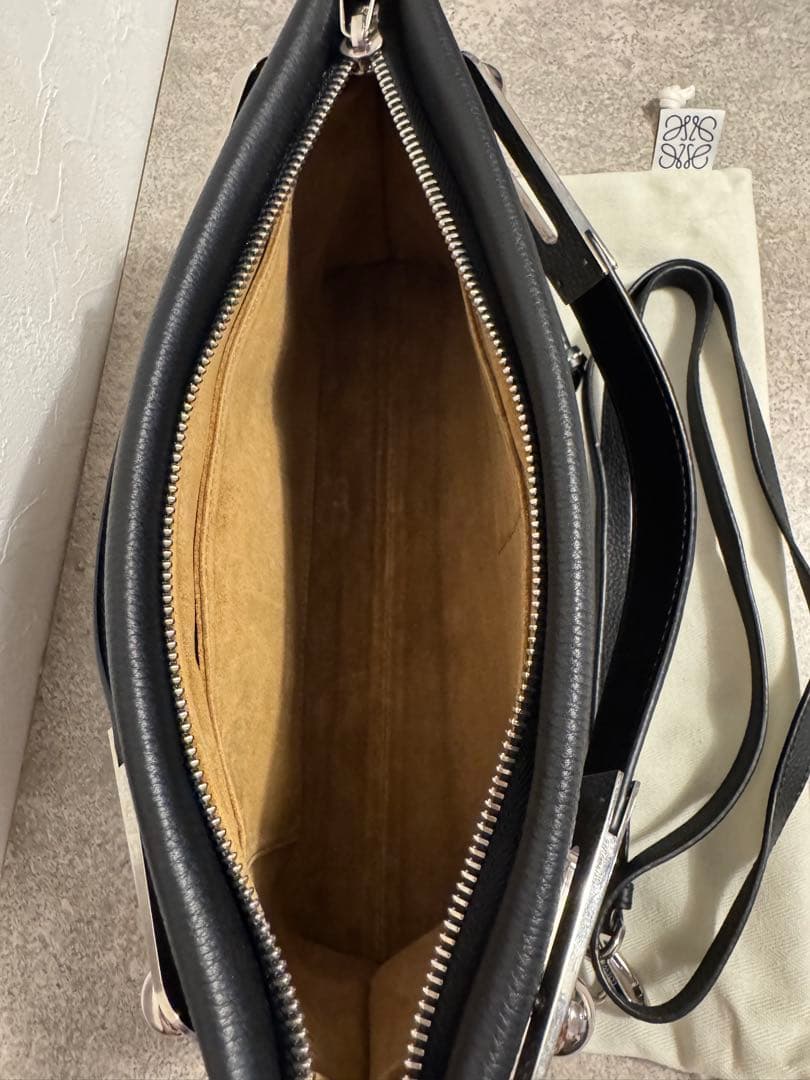 LOEWE ロエベ ミッシー スモール クラッチ ショルダーバッグ ブラック