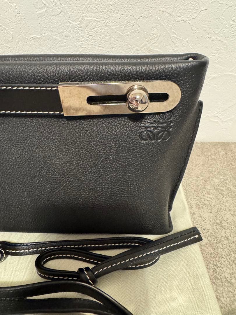 LOEWE ロエベ ミッシー スモール クラッチ ショルダーバッグ ブラック
