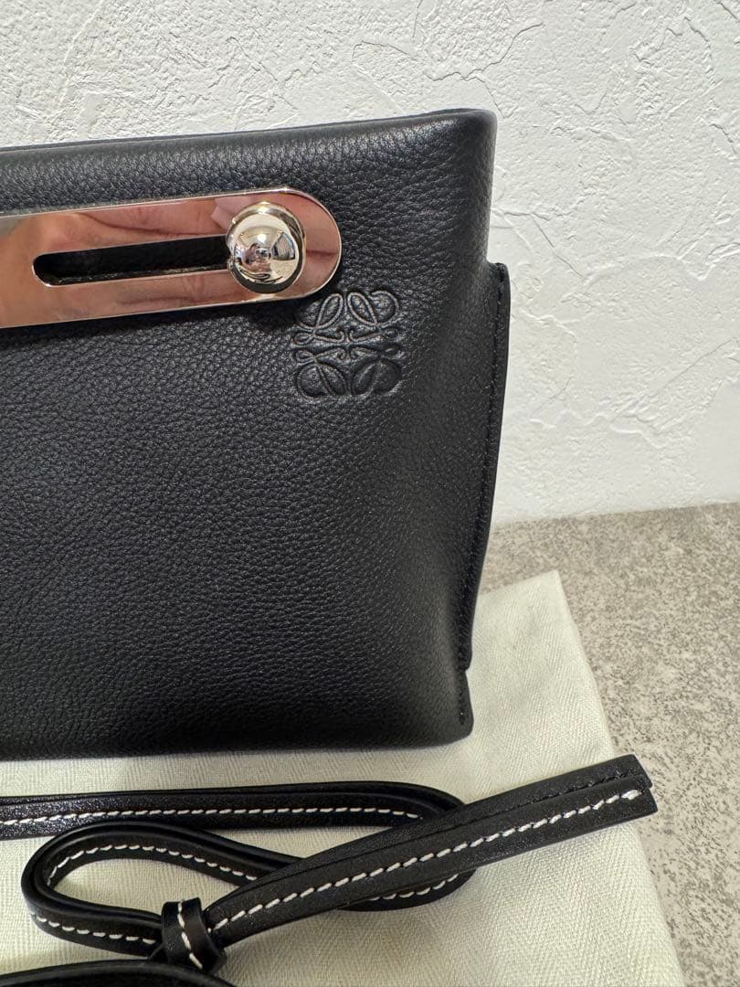 LOEWE ロエベ ミッシー スモール クラッチ ショルダーバッグ ブラック
