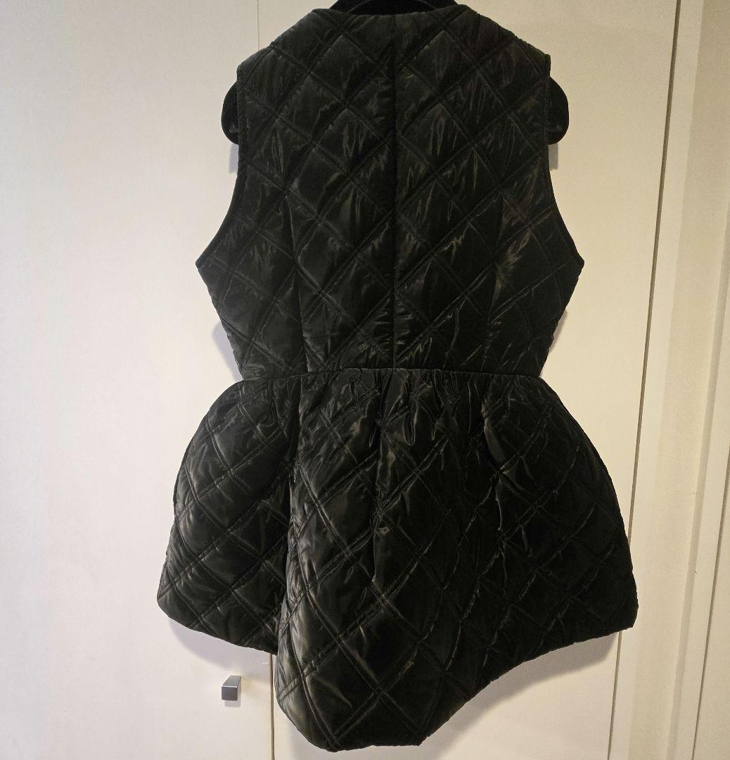 ボーダーズアットバルコニー ペプラムキルティングベスト