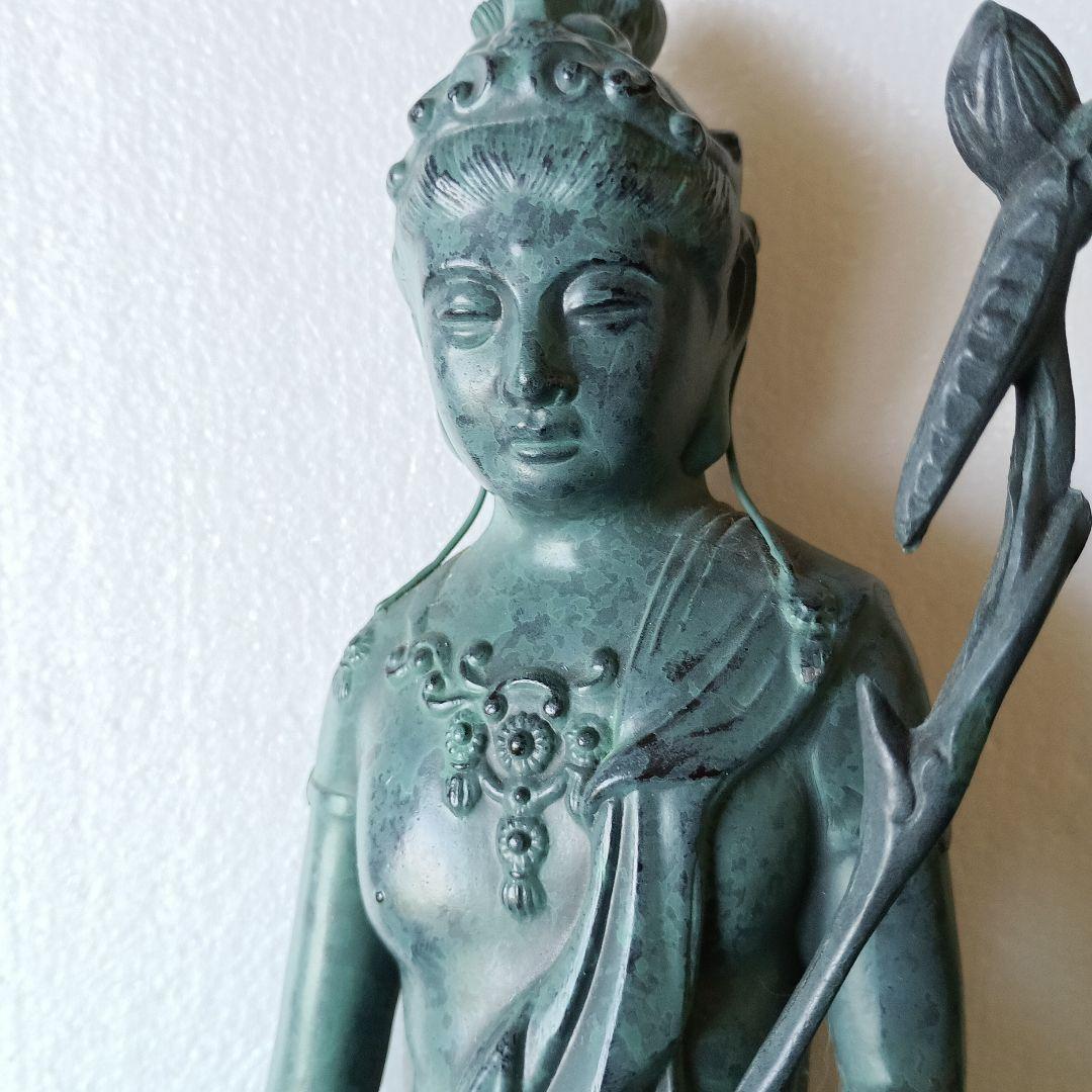 高村光雲作青銅製 観音像 蓮の花を持つ彫刻