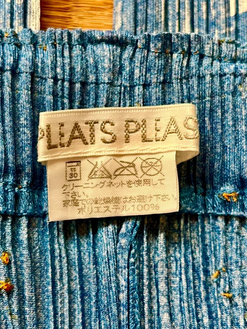 PLEATS PLEASE デニム風パンツ