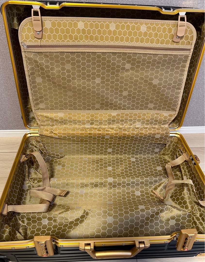 【超軽量】スーツケース　ブラックゴールド　XLサイズ