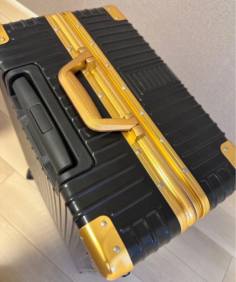【超軽量】スーツケース　ブラックゴールド　XLサイズ