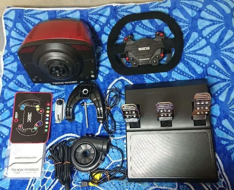 Thrustmaster TS-XW Racer レーシングホイール