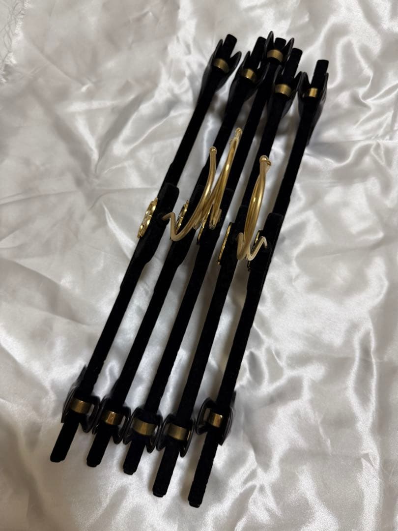 シャネルロゴ付き衣類ハンガー5本セット