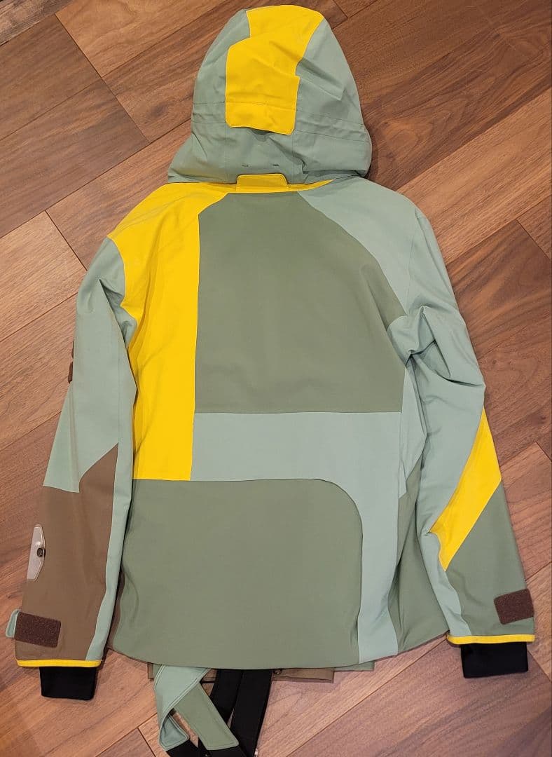 【美品】ONYONE ZONE OUTER Lサイズ 24-25モデル