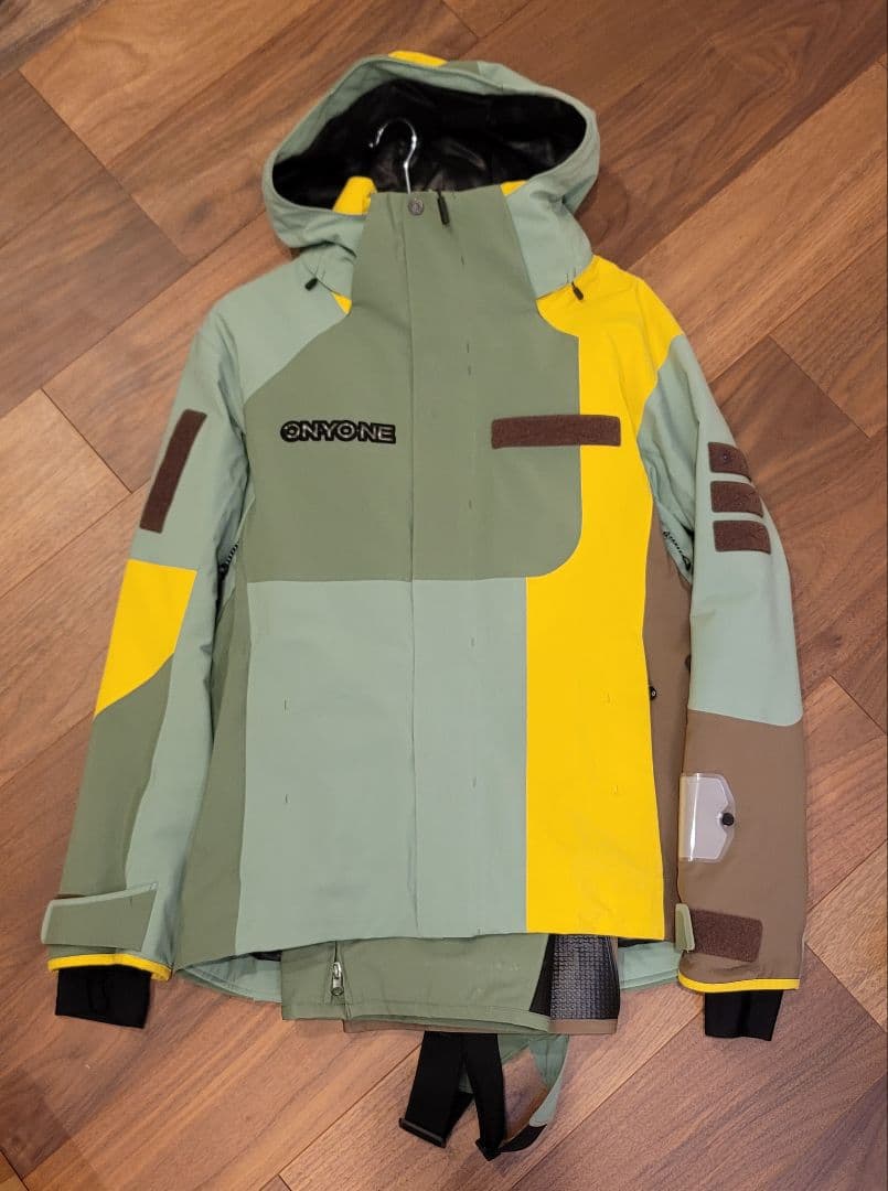 【美品】ONYONE ZONE OUTER Lサイズ 24-25モデル