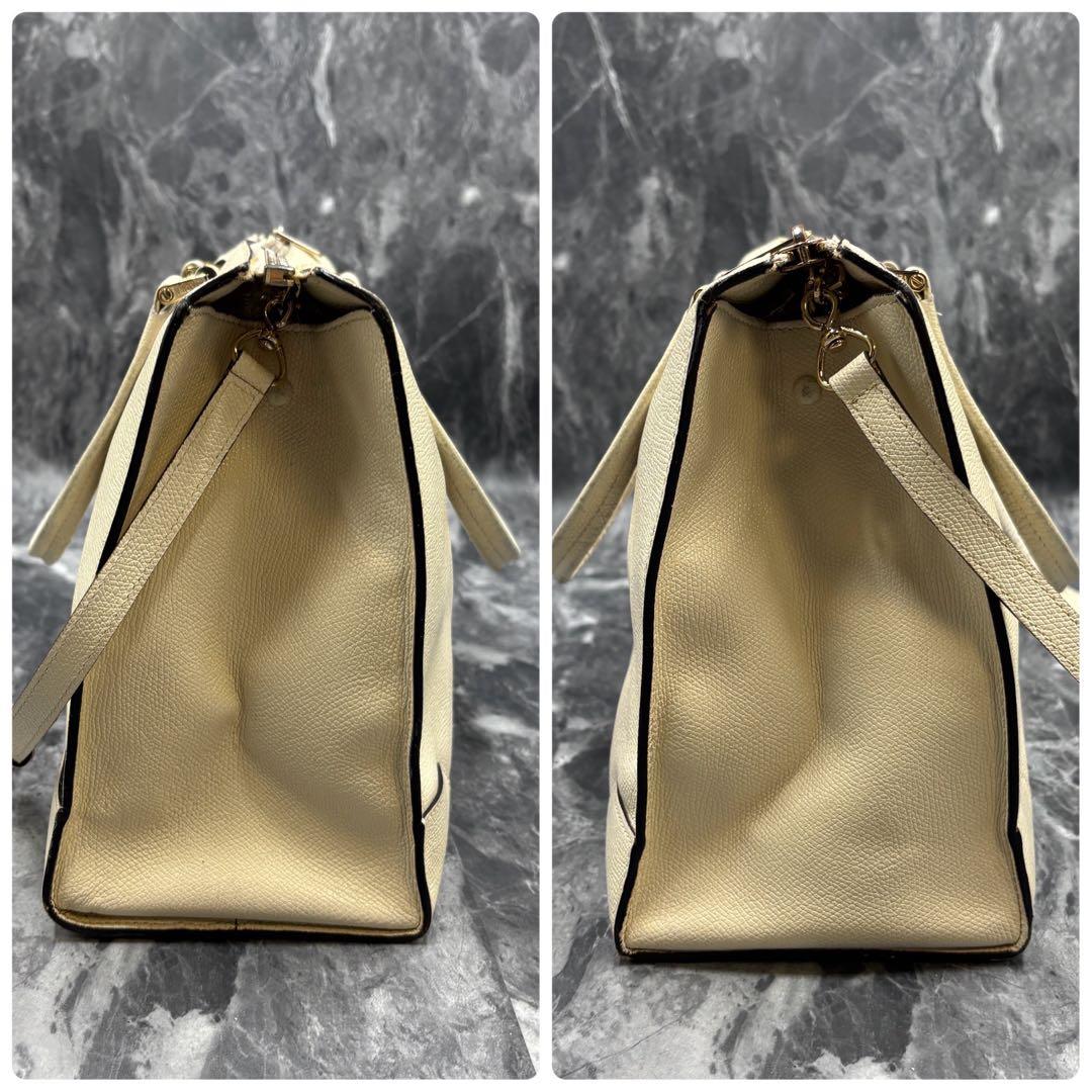 希少✨ヴァレクストラ バビラ 2way ショルダーバッグ レザー クリーム色