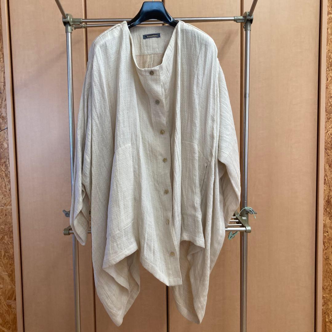 イッセイミヤケ　アイボリー リネンポンチョ