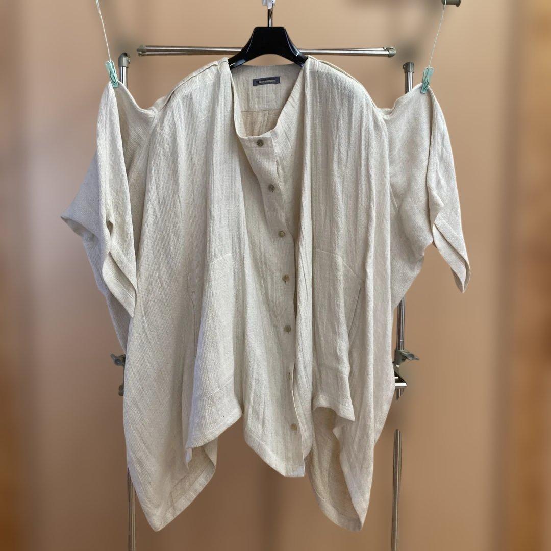 イッセイミヤケ　アイボリー リネンポンチョ