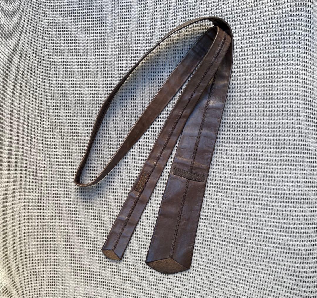 希少 PRADA プラダ　ダークブラウン レザー ナロー ネクタイ 本革