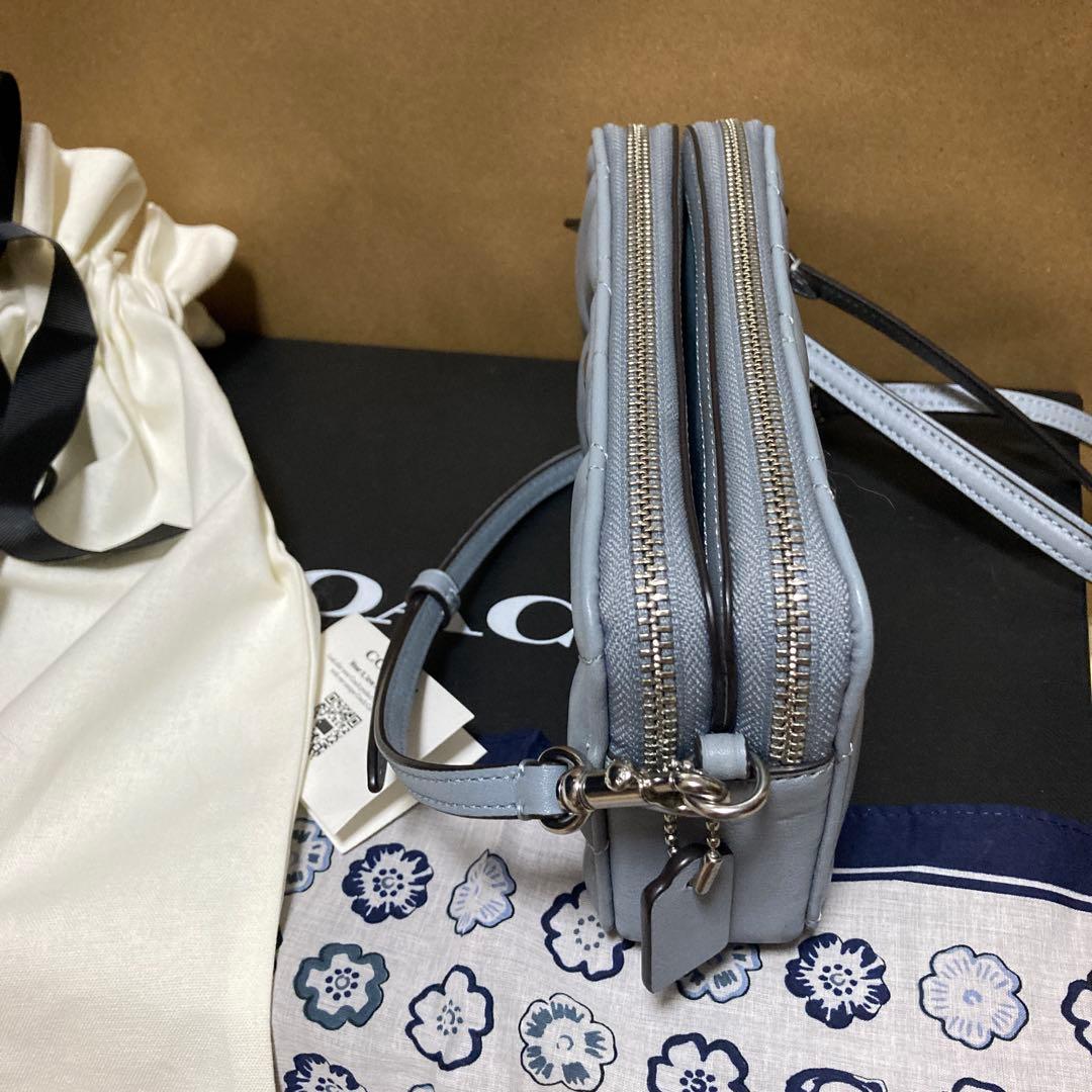 新品☆COACH ☆ショルダーバッグ ライトグレー☆キラ☆クロスボディ☆