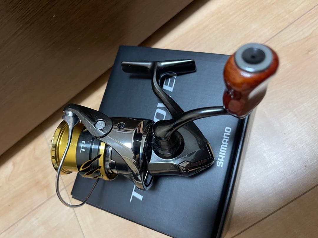 リール SHIMANO 20TWIN POWER C2000S