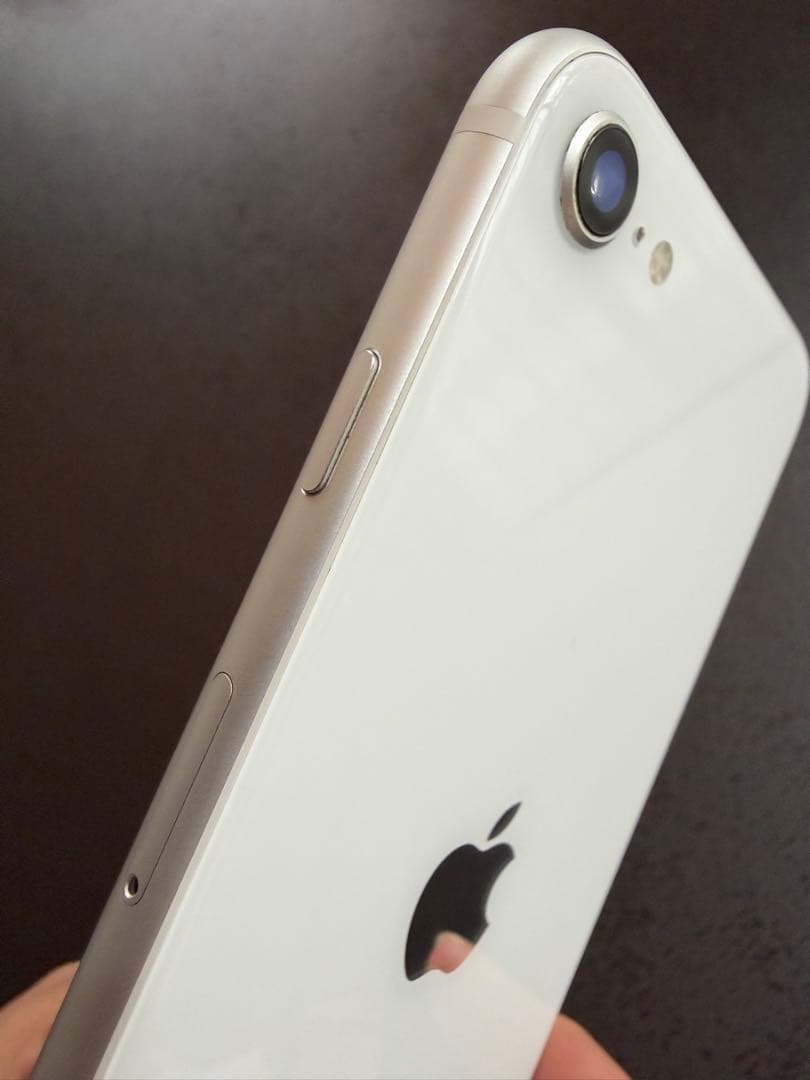 iPhone SE 第2世代 128GB SIMフリー ホワイト 動作良好