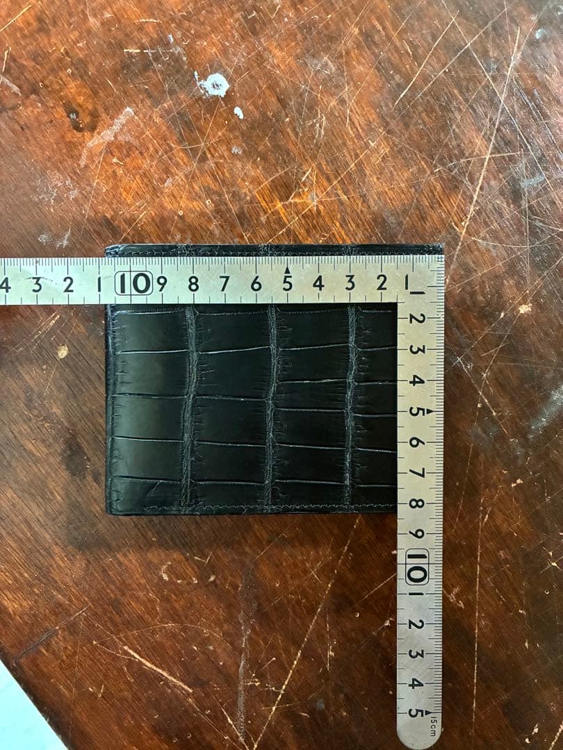 二つ折り財布　クロコダイルレザー ハンドメイド ※B級品