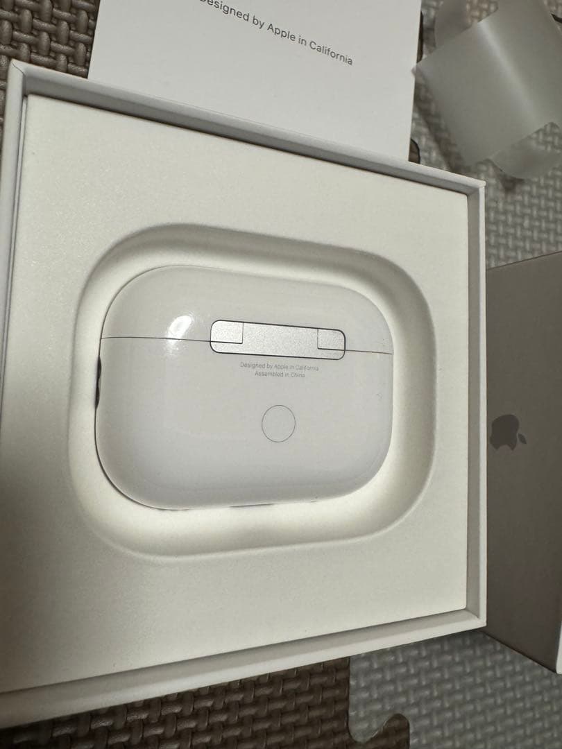 AirPods Pro 第2世代　TYPE C充電ケーブル未使用　ケース付き