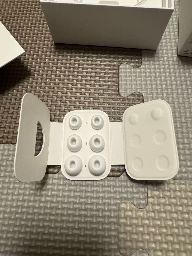 AirPods Pro 第2世代　TYPE C充電ケーブル未使用　ケース付き