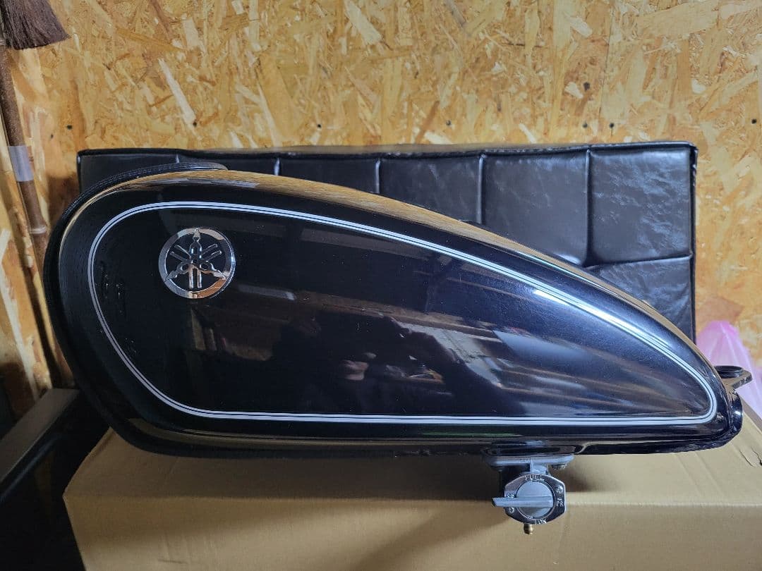 SR400 純正タンク ブラック RH01J