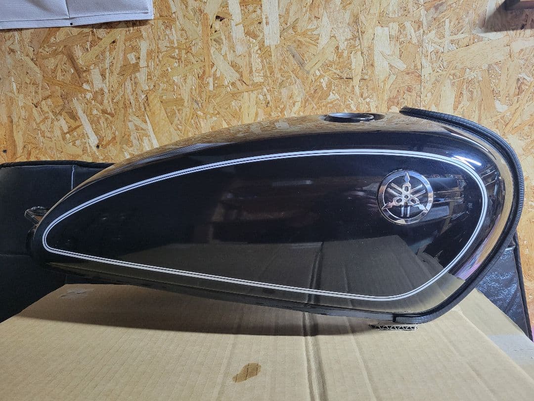 SR400 純正タンク ブラック RH01J