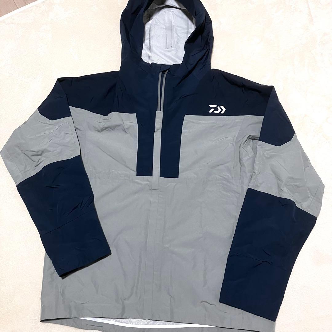 新品タグ付き✨ダイワ DAIWA フィッシングスーツ レインスーツ セットアップ