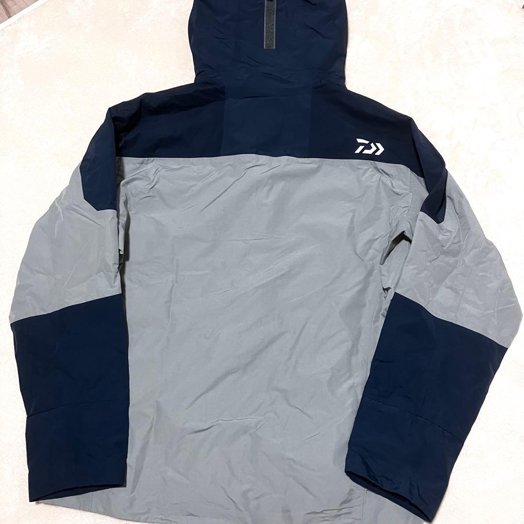 新品タグ付き✨ダイワ DAIWA フィッシングスーツ レインスーツ セットアップ