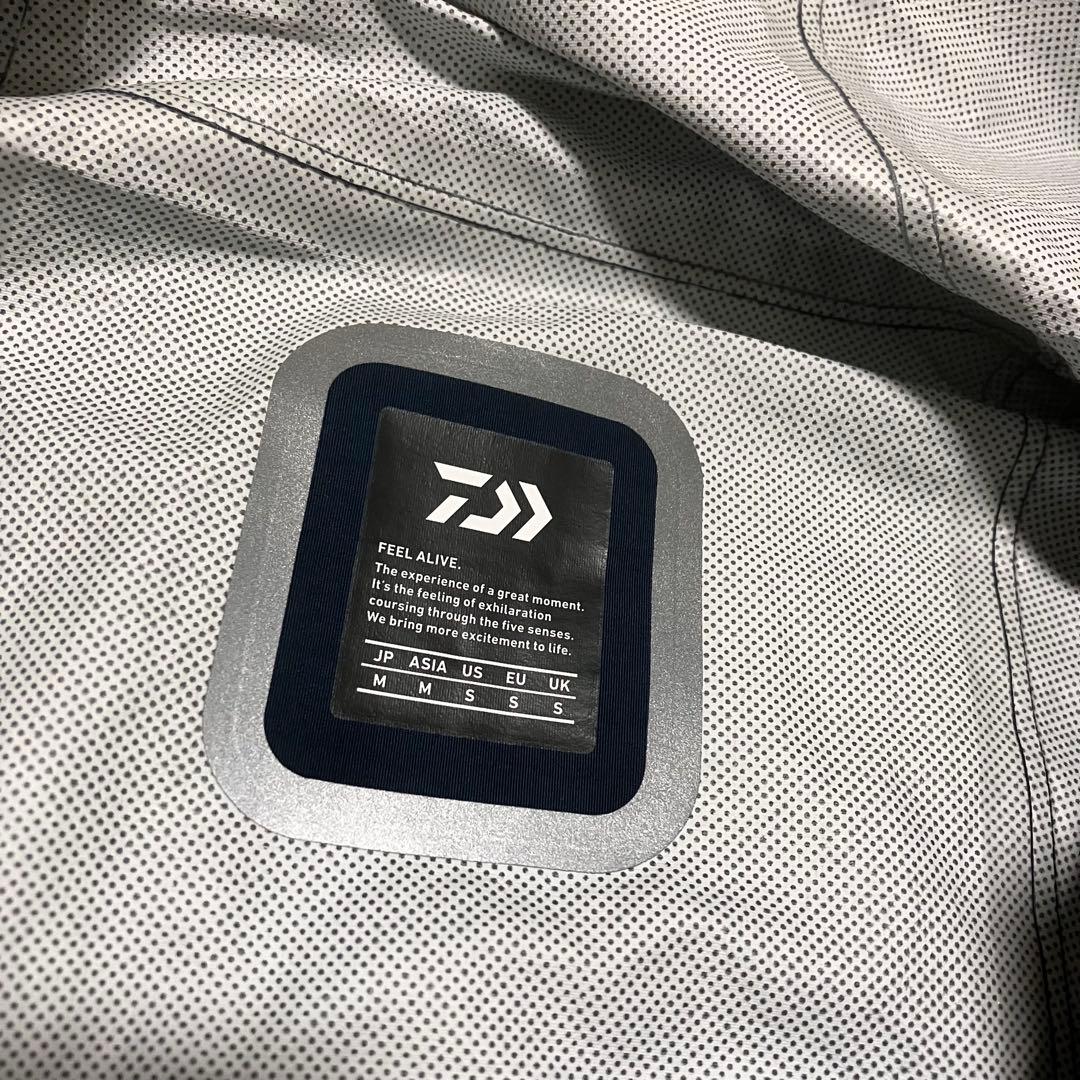 新品タグ付き✨ダイワ DAIWA フィッシングスーツ レインスーツ セットアップ