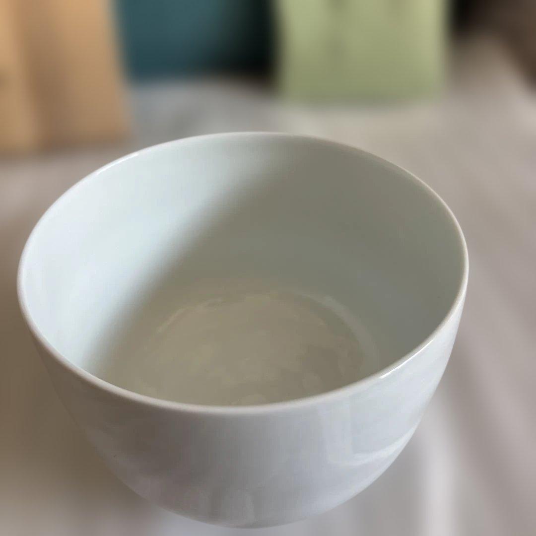 d*4様 井上萬二 作　白磁茶碗　木箱あり