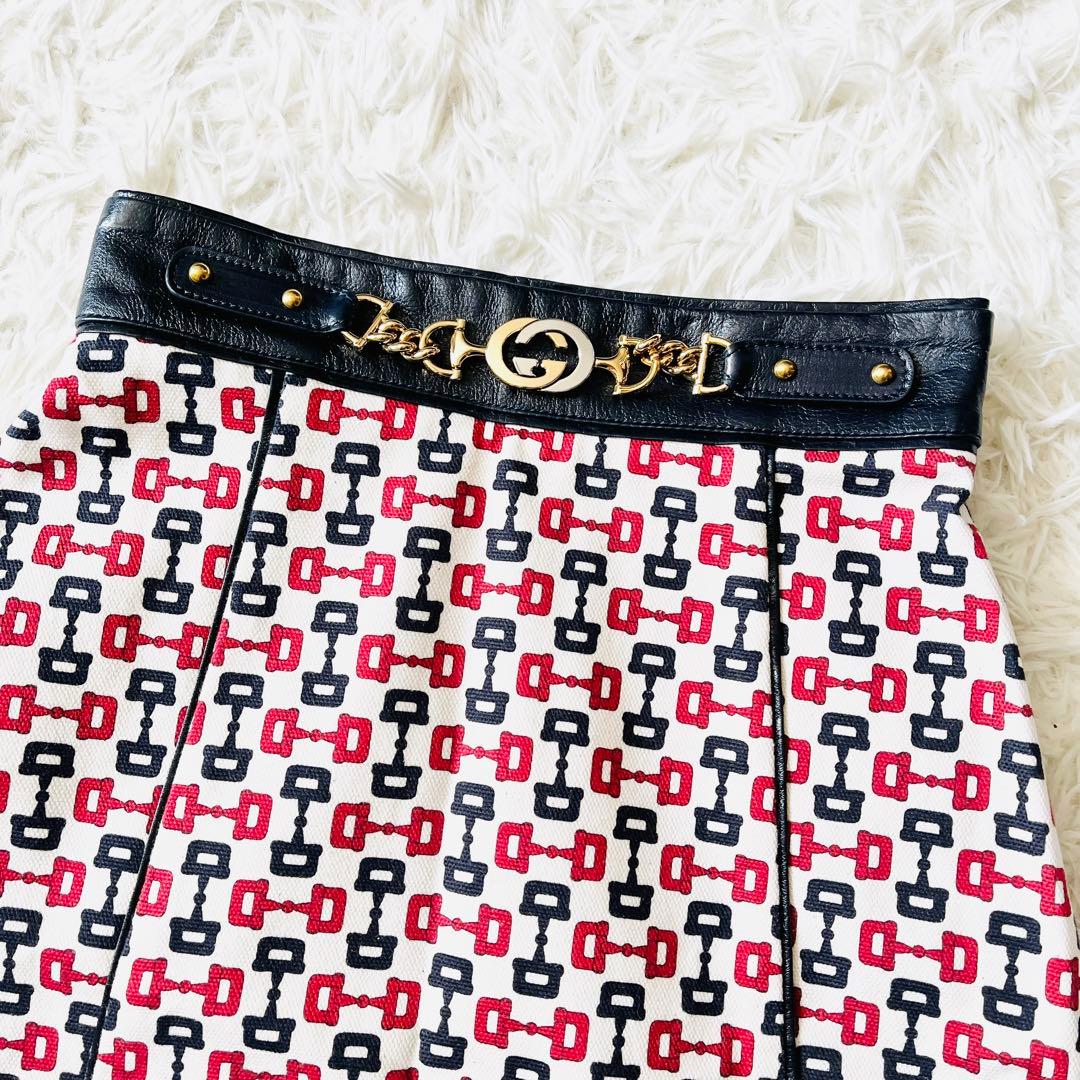 【新品タグ付き✨】GUCCI　ひざ丈スカート　ズゥミ金具　ホースビット柄　レザー