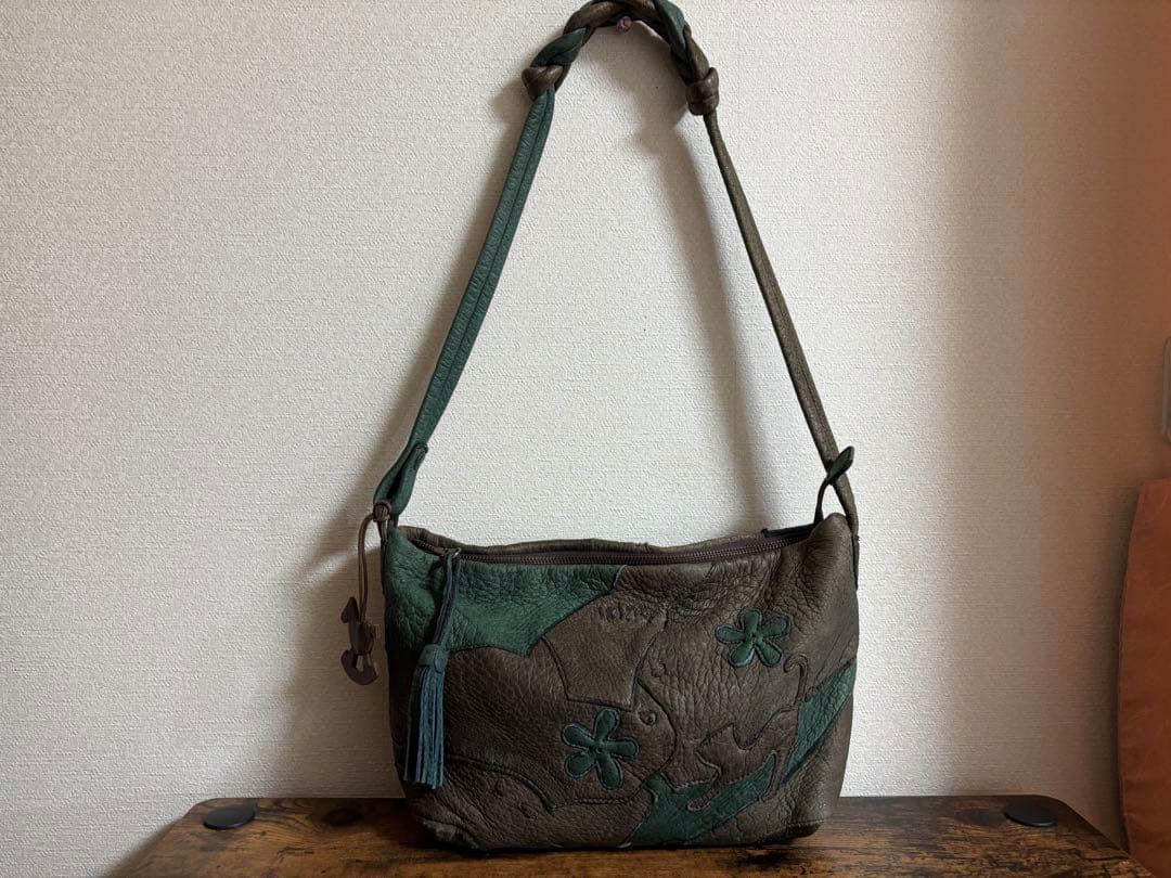 Ibiza イビザ　イビサ　ペッカリー　ショルダーバッグ　アップリケ