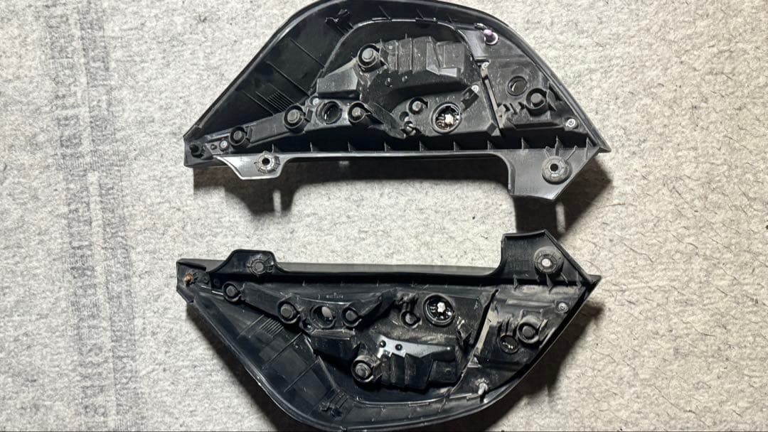 トヨタアクアNHP10中期左右テールランプ