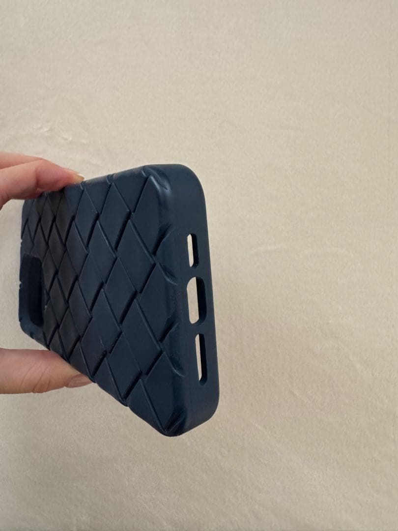 BOTTEGAVENETA/ iPhone15promax/ネイビー