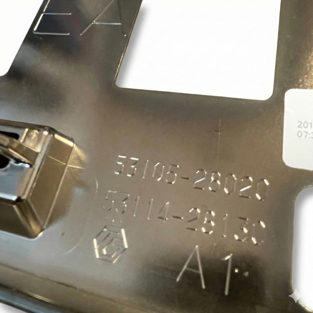 【新品】【送料込み】エスクァイア 80 前期　フロントグリル セット 純正品