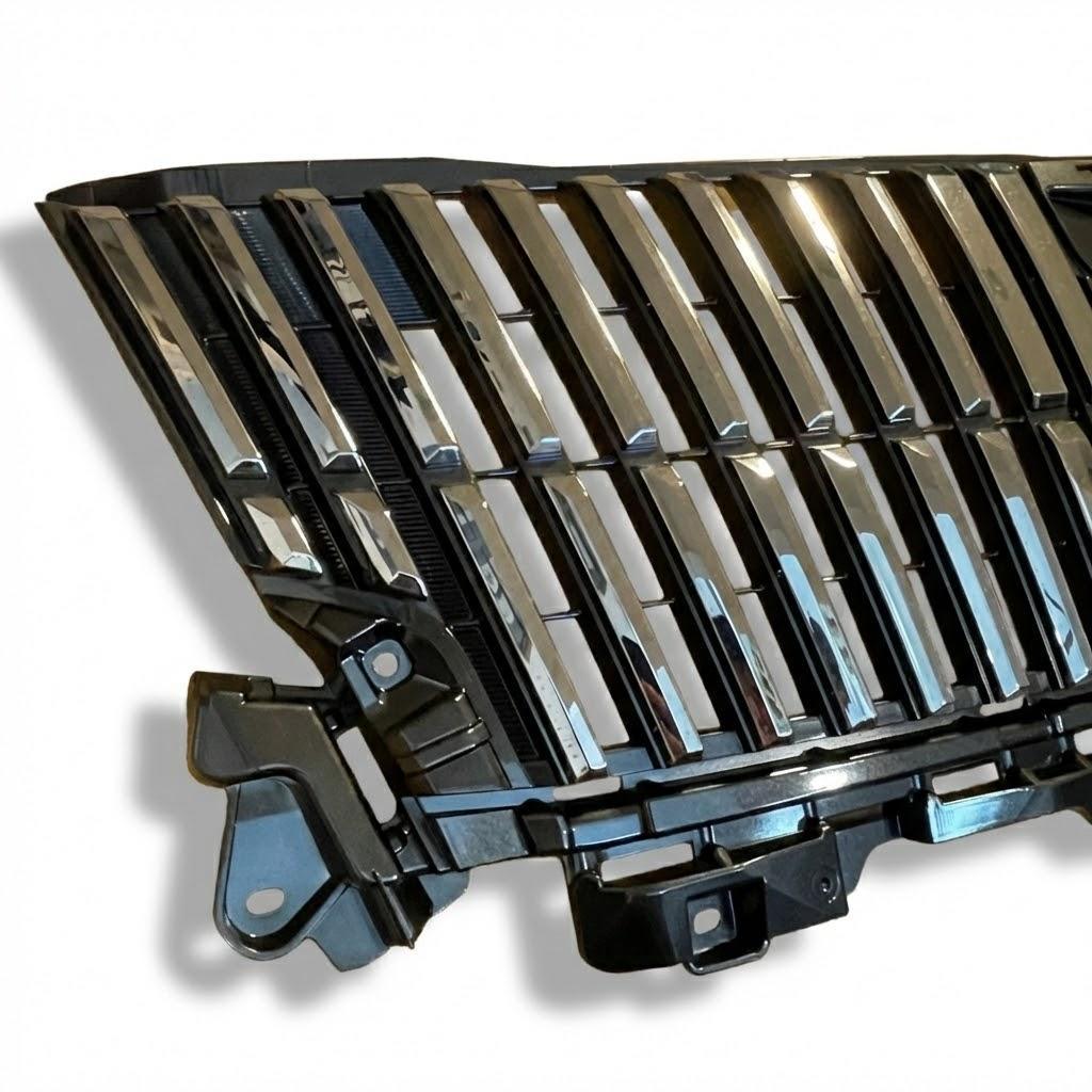 【新品】【送料込み】エスクァイア 80 前期　フロントグリル セット 純正品