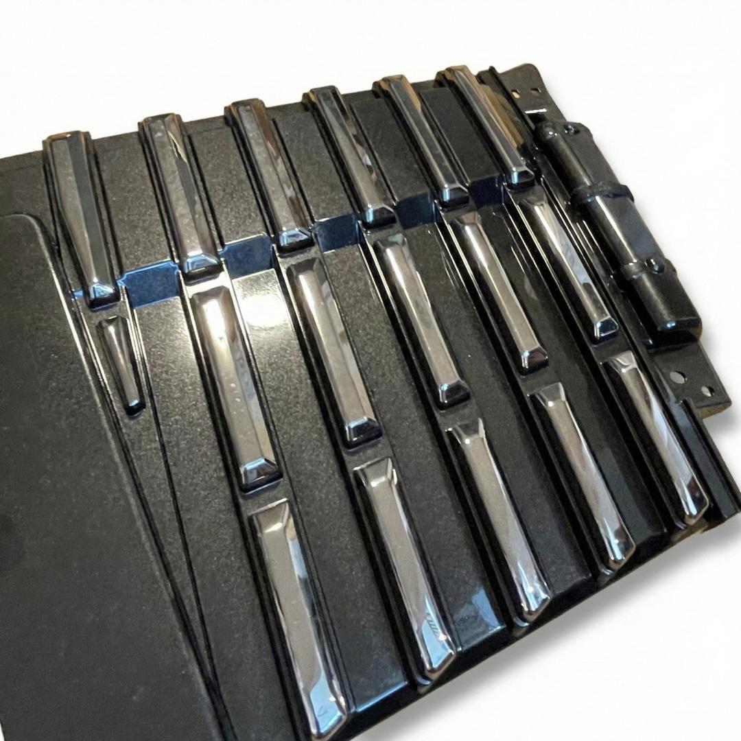 【新品】【送料込み】エスクァイア 80 前期　フロントグリル セット 純正品