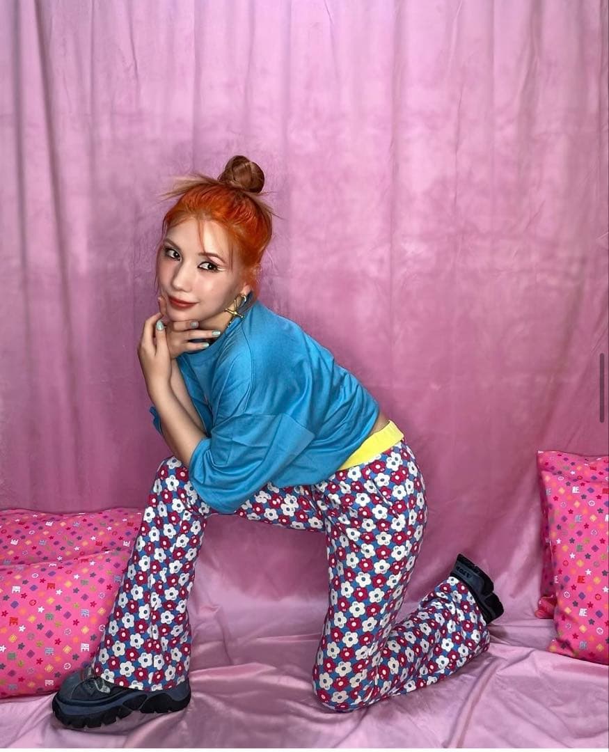 仲里依紗　RE. アールイードット　おはじき　美脚フレアパンツ