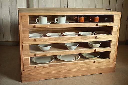 古い前面ガラスの引き出し4段　カトラリー収納　食器棚　収納棚　古家具