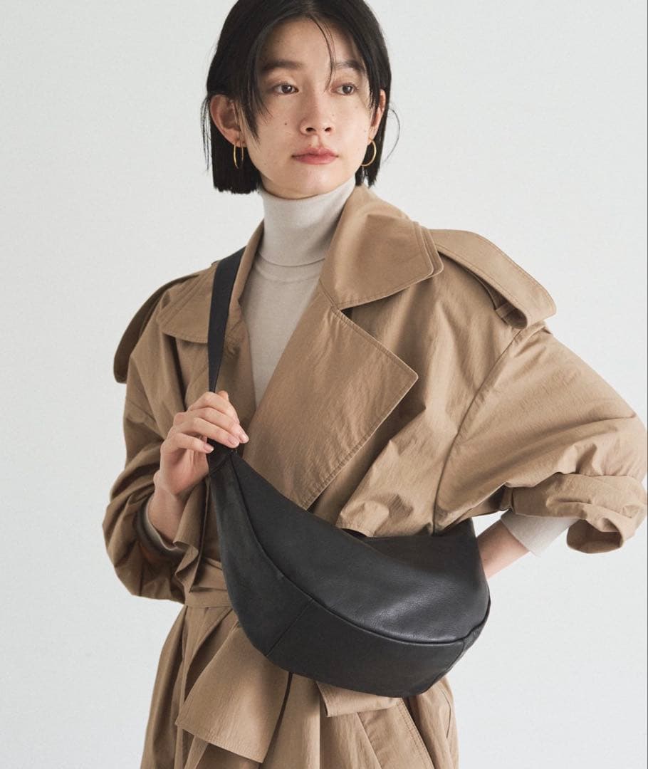 russet ソフトレザーラウンドショルダーバッグ