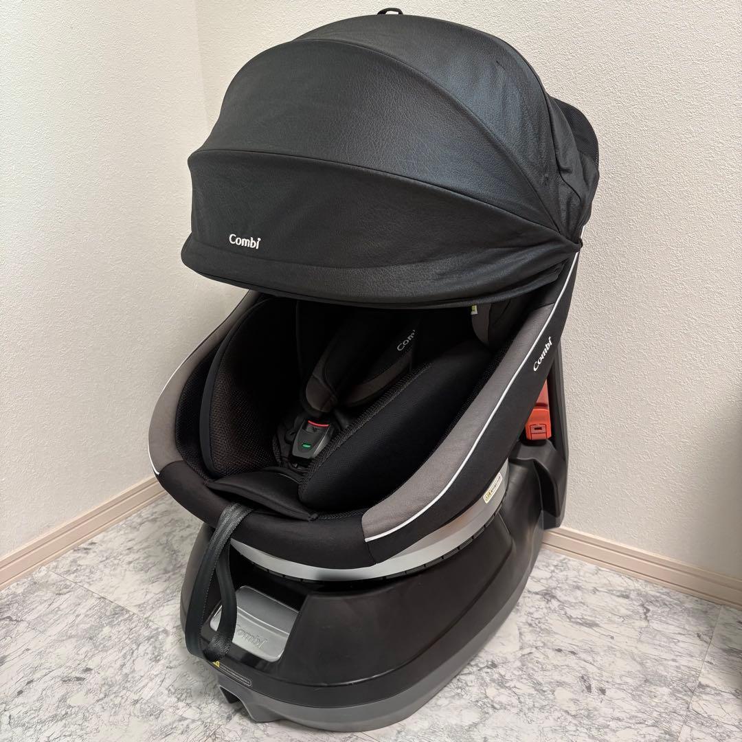 【極美品】コンビ　クルムーヴスマート　シートベルト式　チャイルドシート
