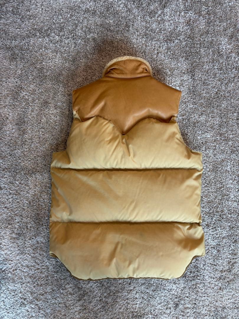 ロッキーマウンテン フェザー ダウンベスト38 ベージュ