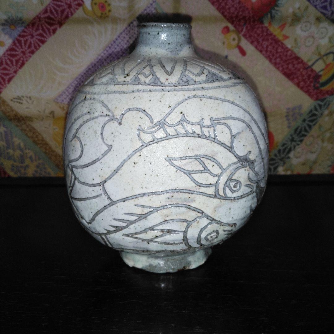 NO406 粉青沙器　魚絵壺　韓国陶器