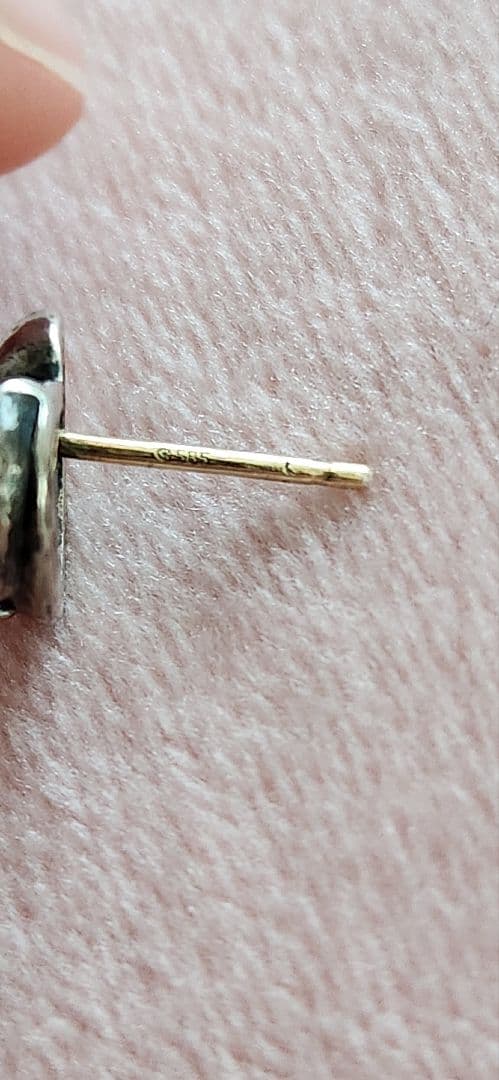 クロムハーツ ハートスタッド ピアス