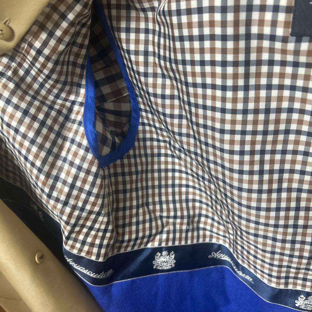 【アクアスキュータム】トレンチコート