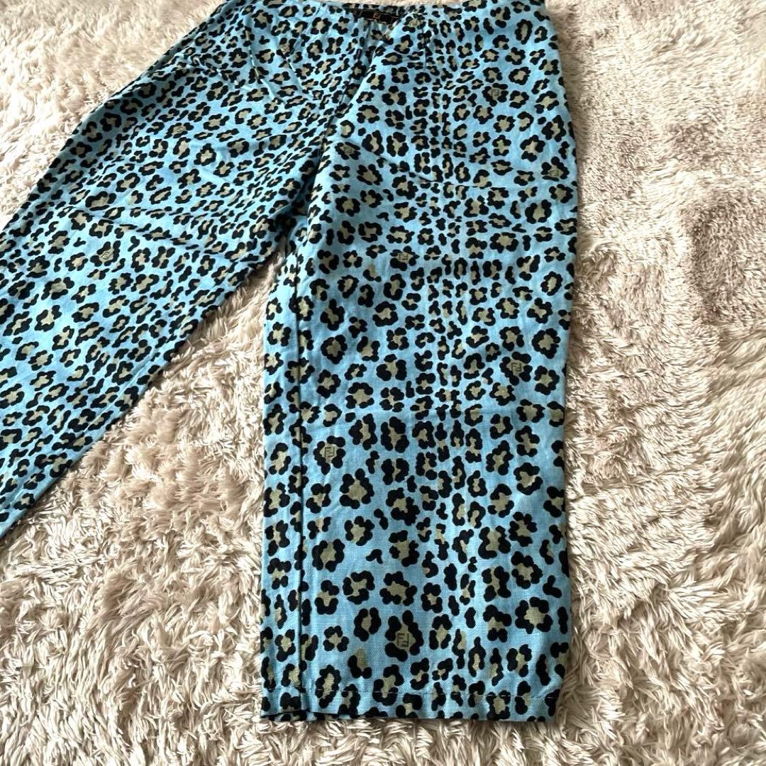 FENDI フェンディ　レディースハーフパンツ