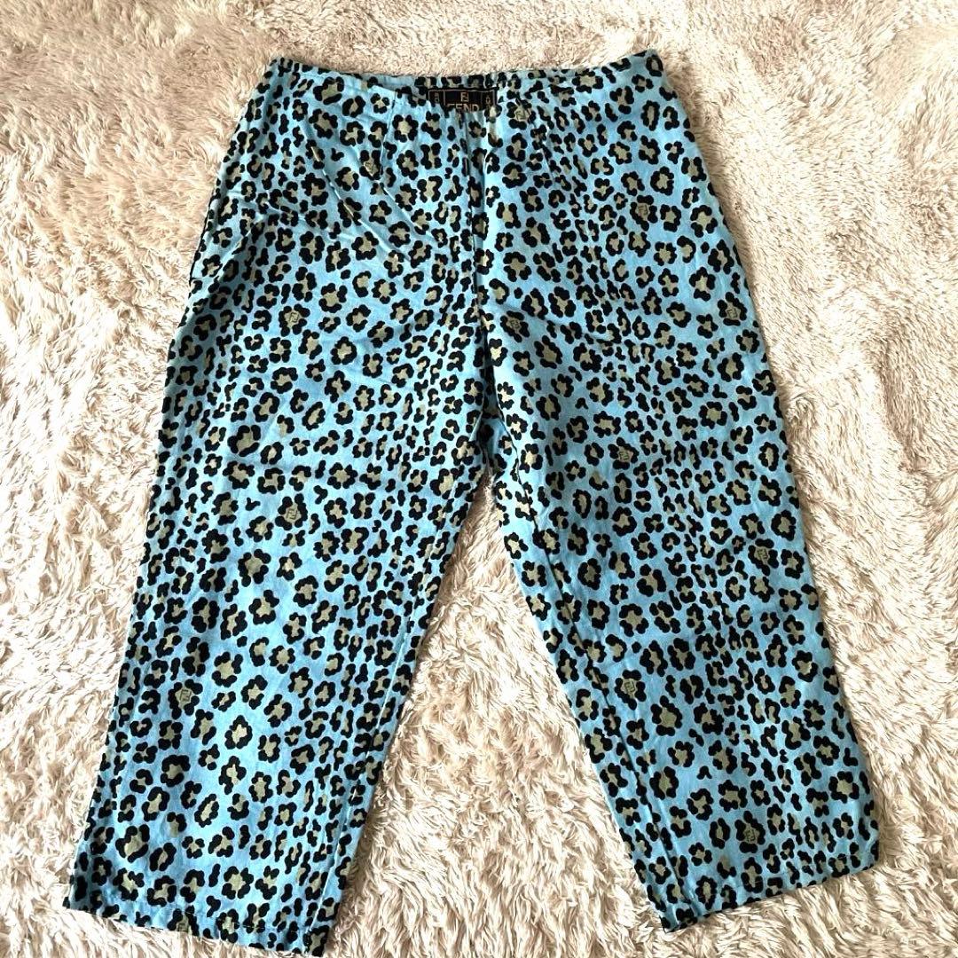 FENDI フェンディ　レディースハーフパンツ