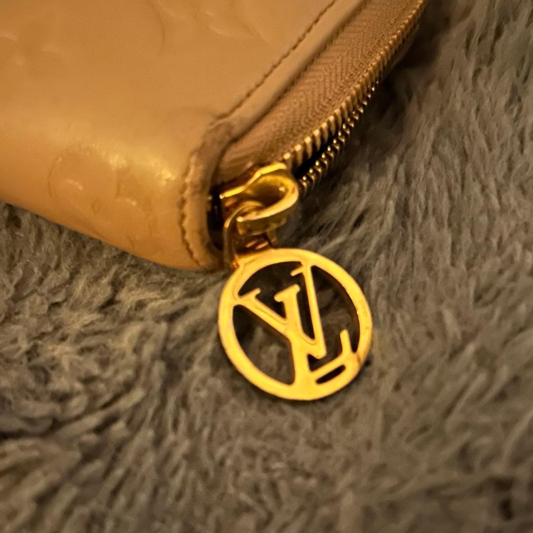 s*i様 ルイヴィトン モノグラム エンボス ジッピー・ウォレット